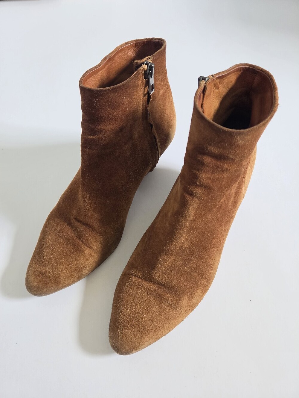 Vince brown suede leather sole low heel pointed toe ankle booties sz 8